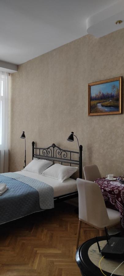 Tranquil Apartment In Vake Тбилиси Экстерьер фото