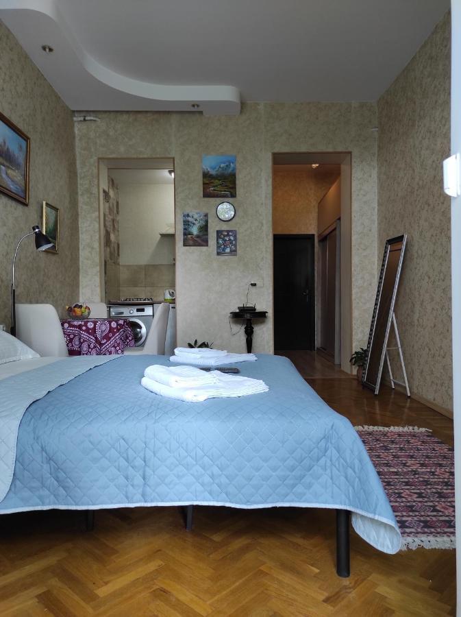 Tranquil Apartment In Vake Тбилиси Экстерьер фото