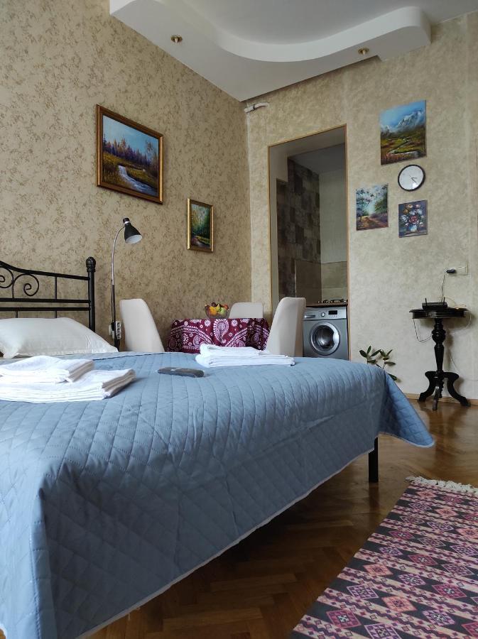 Tranquil Apartment In Vake Тбилиси Экстерьер фото